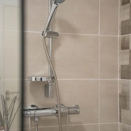 Apartment T2 Proche Centre Et Terrasse