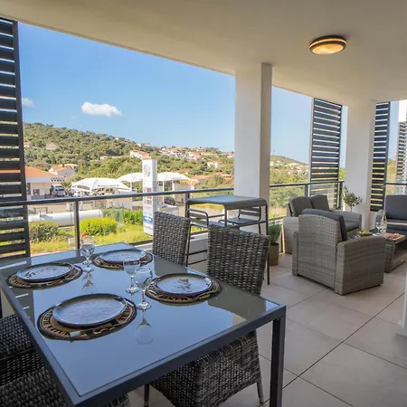 Apartment T2 Proche Centre Et Terrasse *