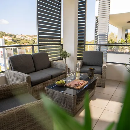 T2 Proche Centre Et Terrasse Apartment